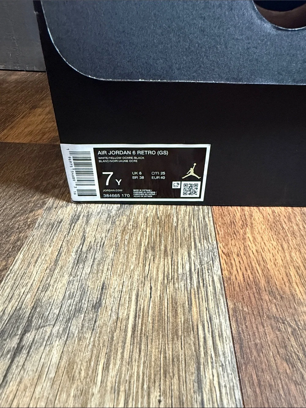 Nike Air Jordan 6 Retro GS Yellow Ochre White Black Size 7Y 384665-170 With Box